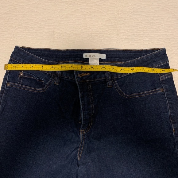 Size 10 Cleo cropped jeans - Picture 2 of 4